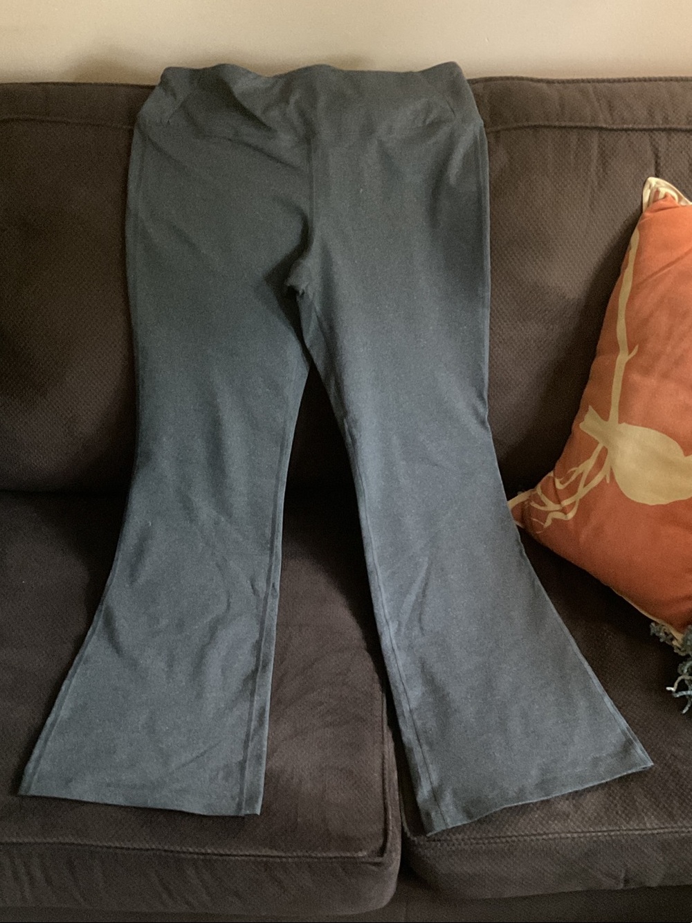 Flared Yoga Pants in Charcoal Gray